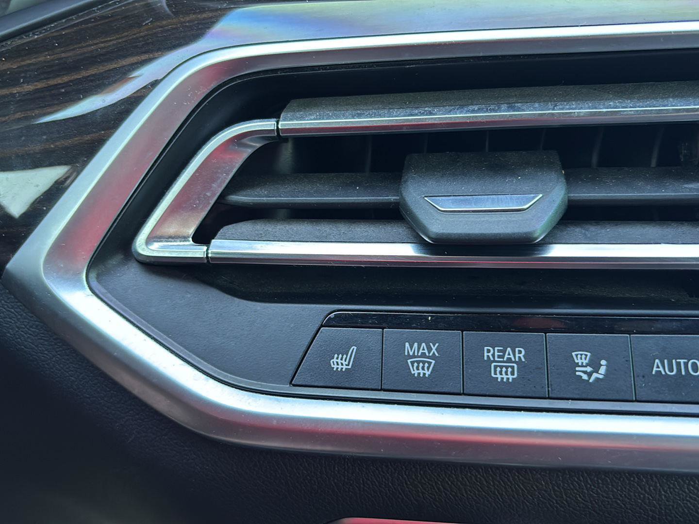 Used 2019 BMW X5 xDrive50i w/ M Sport Package AWD/4WD image 29