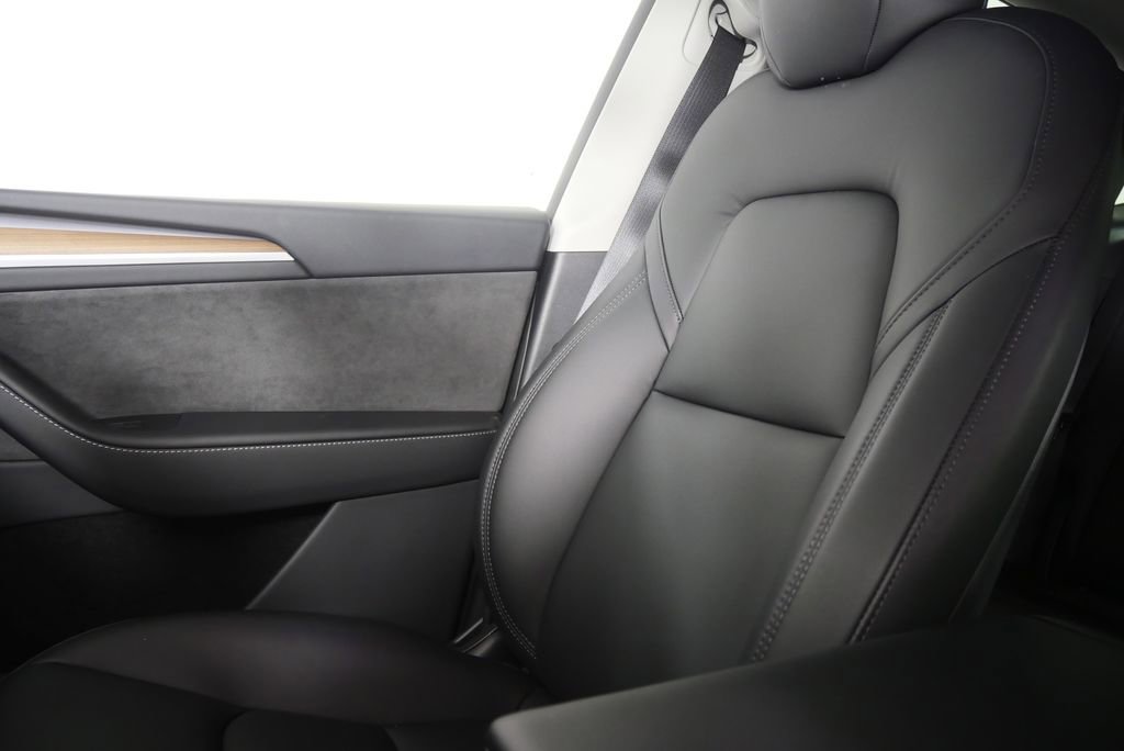 Used 2023 Tesla Model Y Long Range image 25