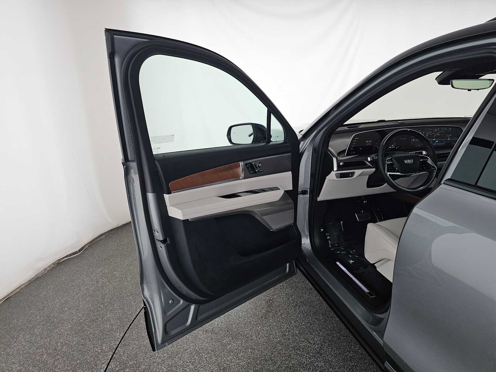 New 2027 Cadillac Vistiq Sport AWD/4WD image 21