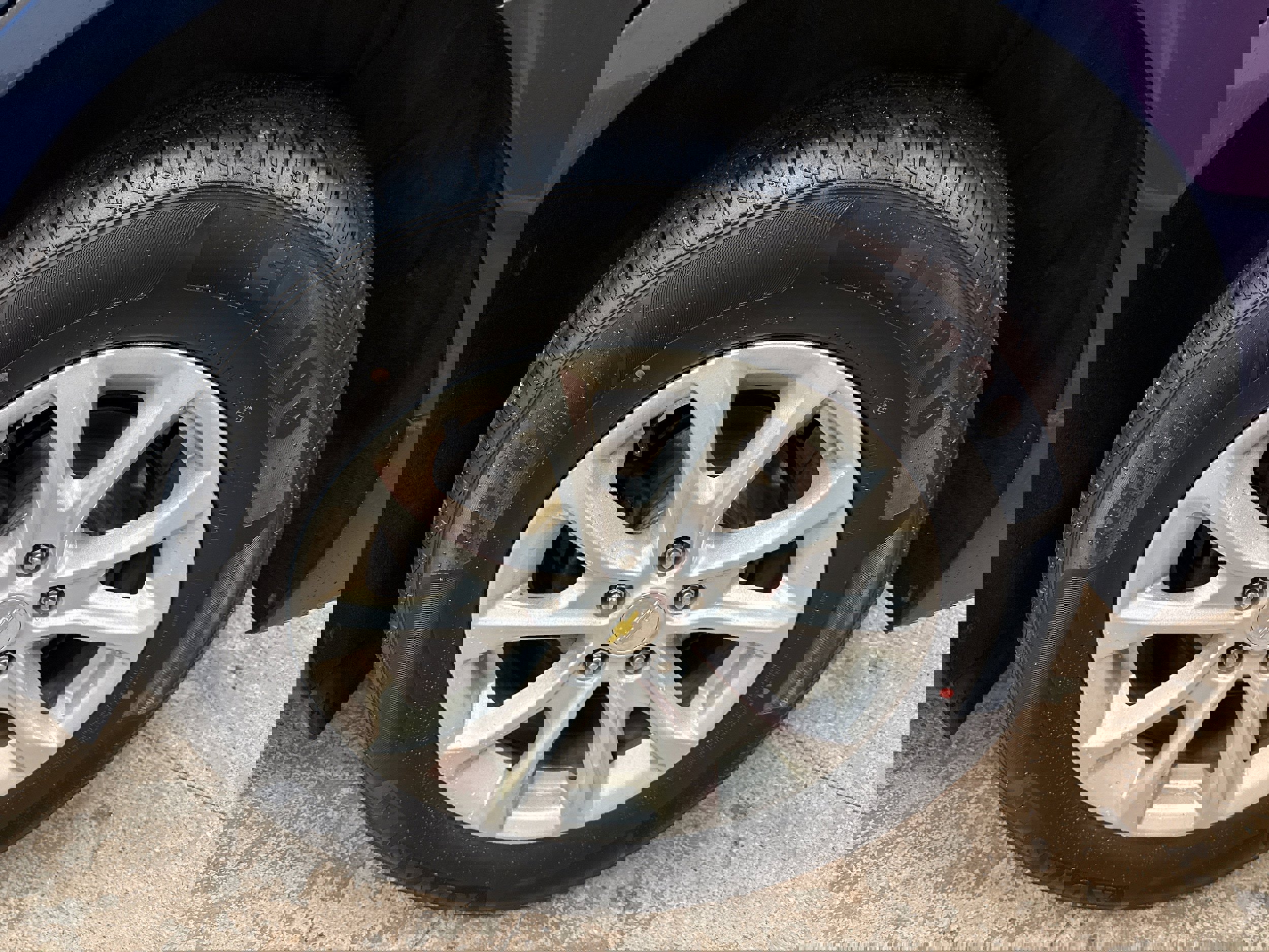 Used 2019 Chevrolet Equinox LT w/ Driver Convenience Package image 14