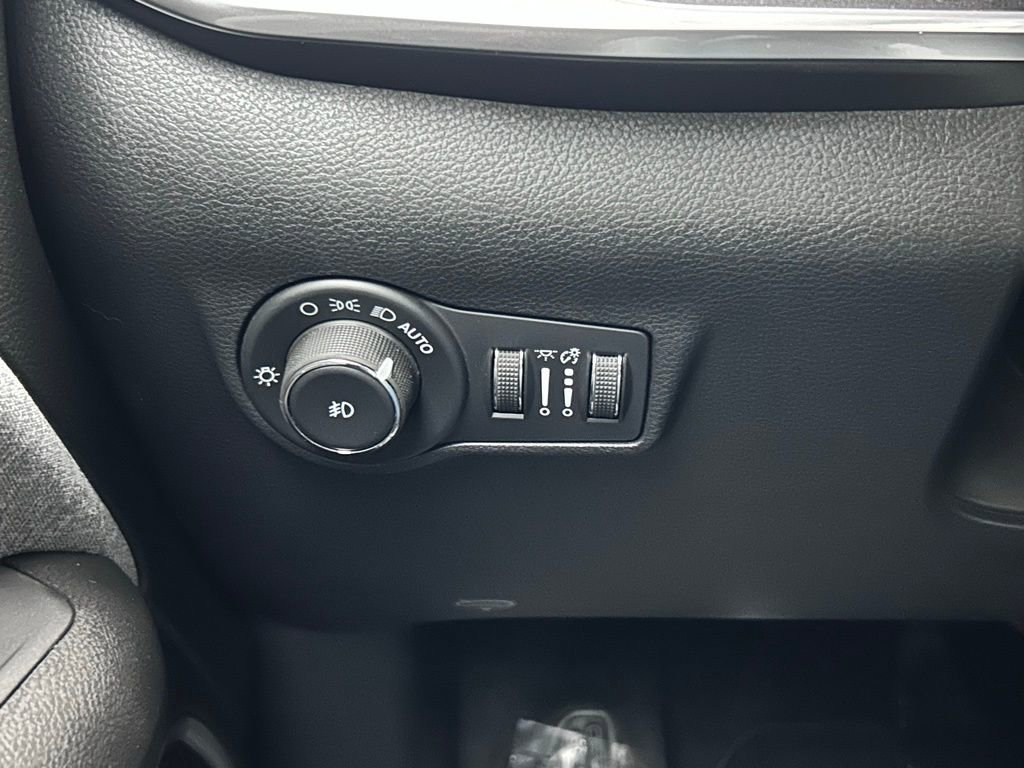 New 2026 Jeep Compass Latitude image 19