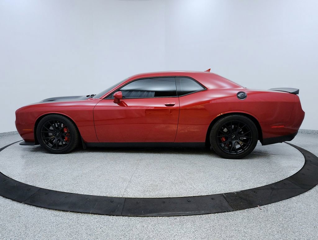 Used 2016 Dodge Challenger SRT Hellcat image 2