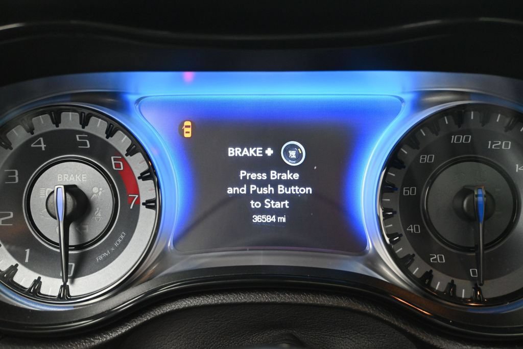 Used 2023 Chrysler 300 S w/ Comfort Group RWD image 11