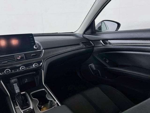 Used 2018 Honda Accord EX image 25