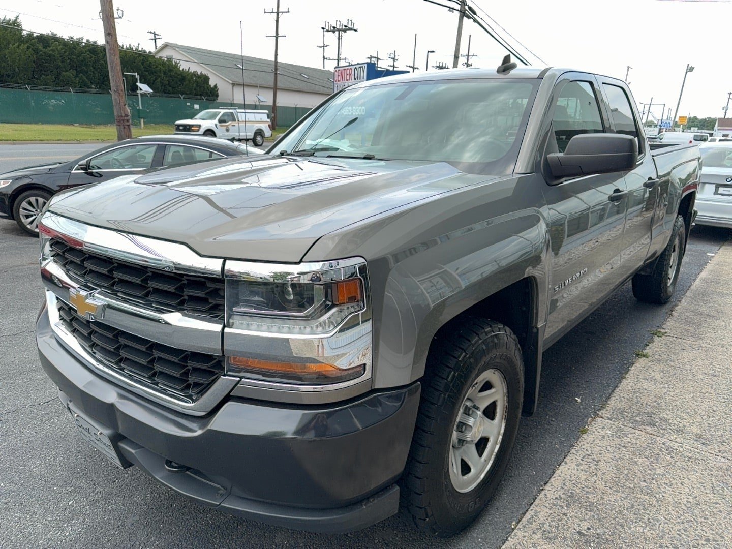 Used 2017 Chevrolet Silverado 1500 W/T w/ WT Convenience Package AWD/4WD image 5