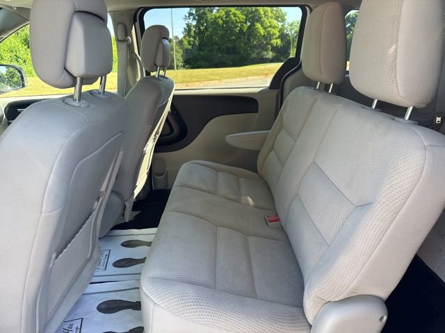 Used 2019 Dodge Grand Caravan SE w/ UConnect Hands-Free Group FWD image 13