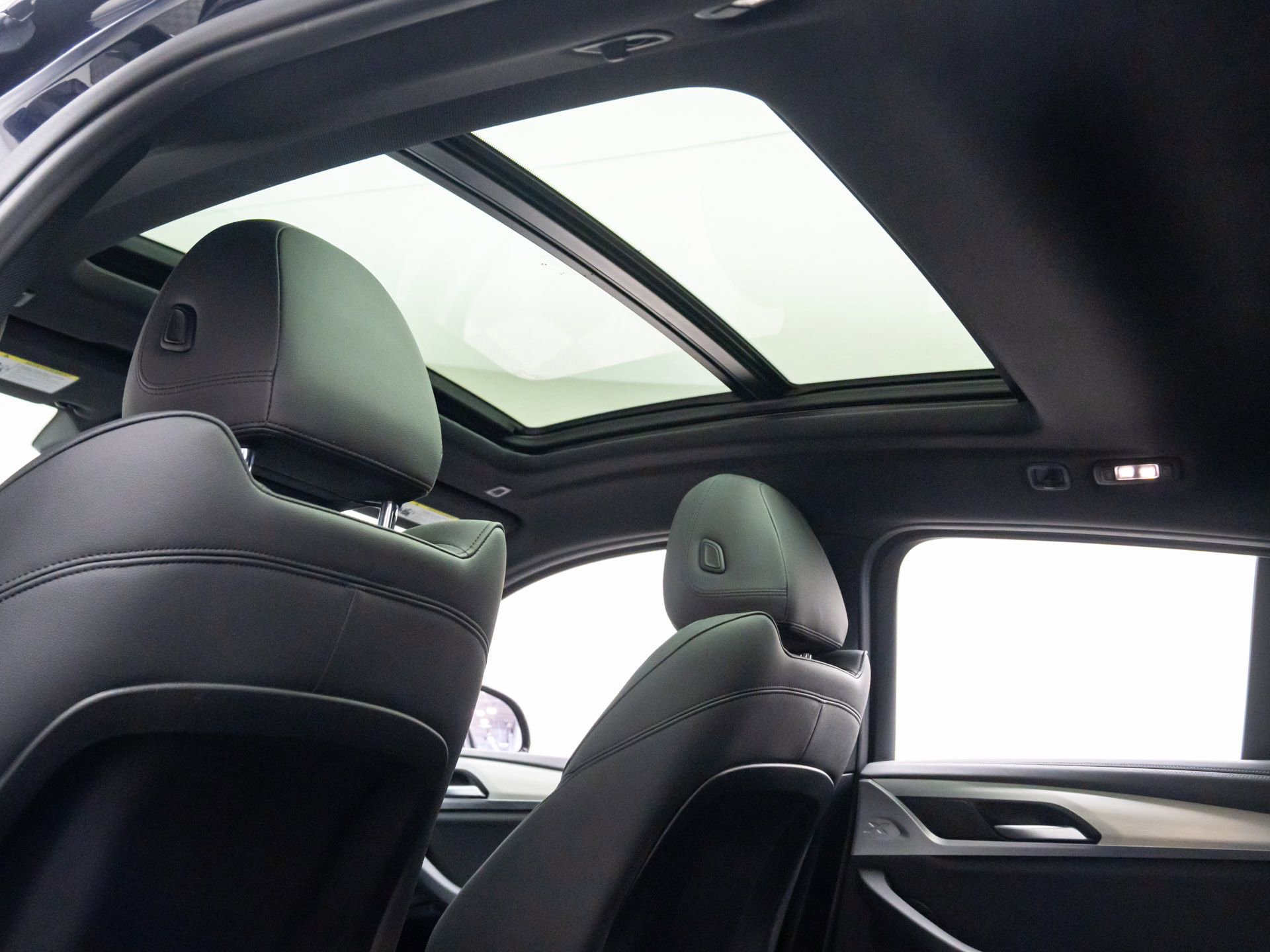 Used 2021 BMW X4 M40i w/ Premium Package image 18