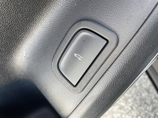 Used 2025 Buick Enclave Preferred image 11