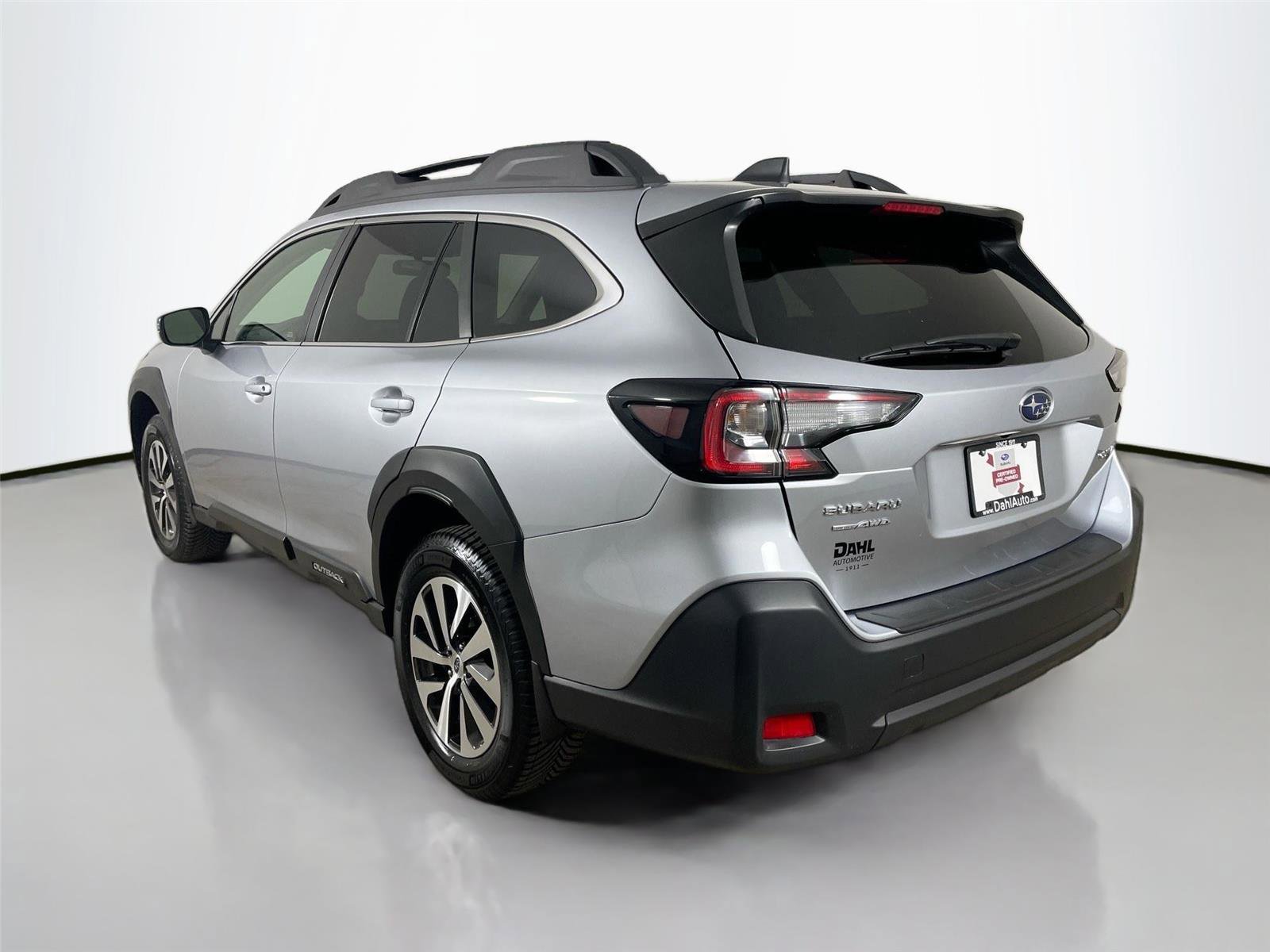 Used 2025 Subaru Outback Premium image 10