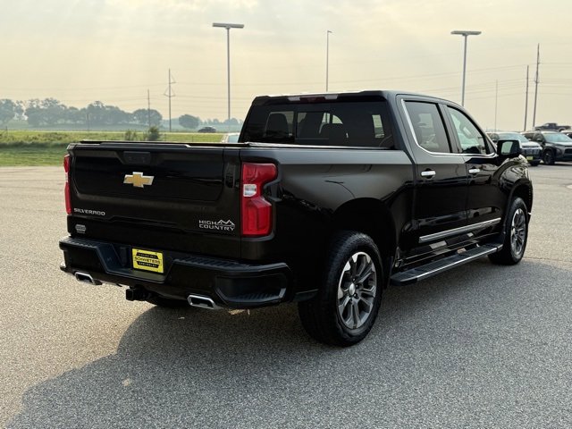 Used 2022 Chevrolet Silverado 1500 High Country w/ Technology Package image 6