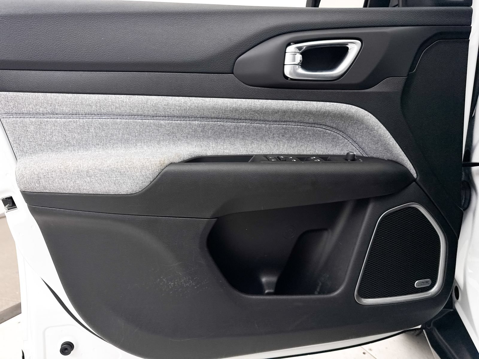 Used 2022 Jeep Compass Latitude w/ Sun and Sound Group FWD image 26