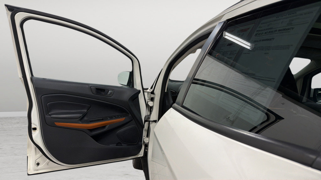 Used 2018 Ford EcoSport SES w/ SES Cold Weather Package AWD/4WD image 14
