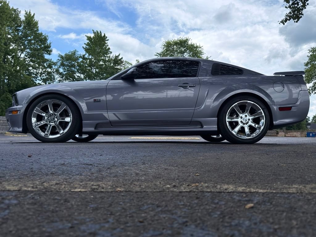Used 2006 Ford Mustang GT RWD image 3