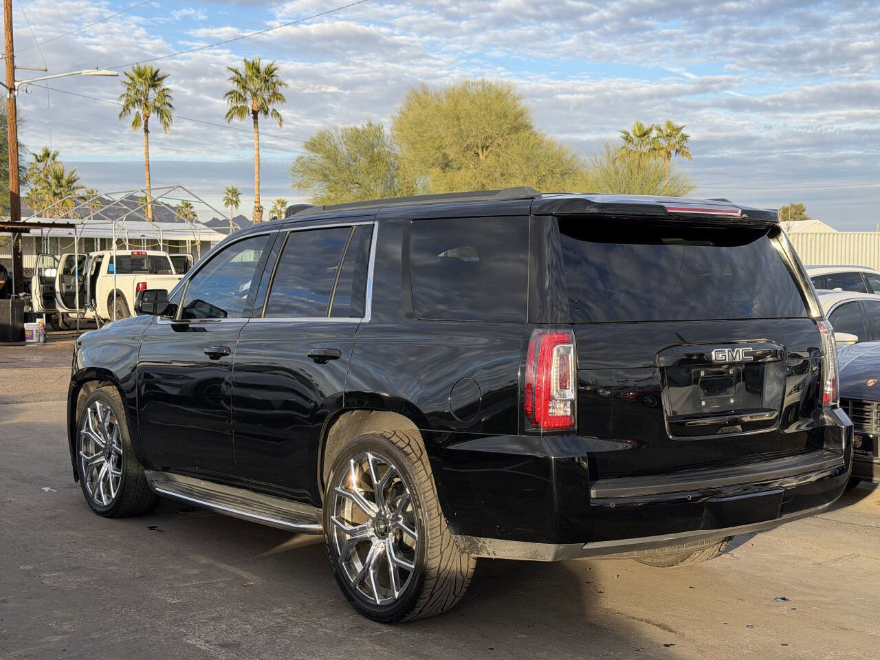 Used 2017 GMC Yukon SLE w/ Convenience Package image 4