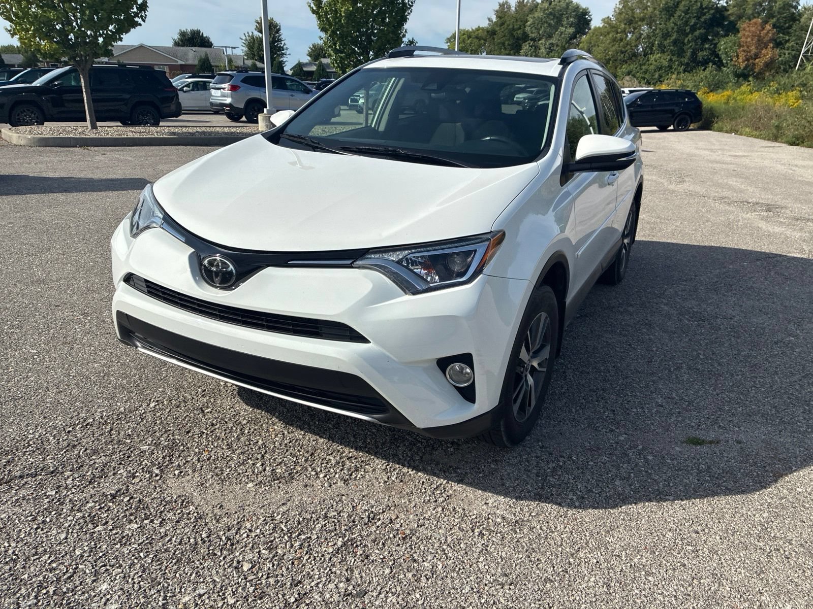 Used 2018 Toyota RAV4 XLE AWD/4WD image 3