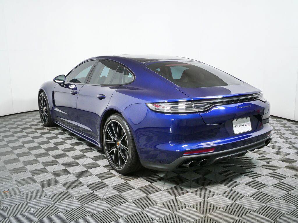 Certified 2023 Porsche Panamera 4 Platinum Edition AWD/4WD image 3