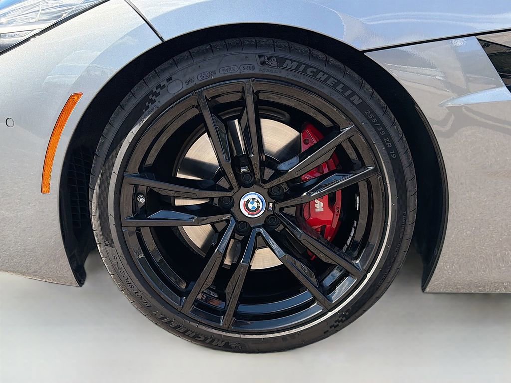Used 2023 BMW Z4 M40i w/ Premium Package image 38