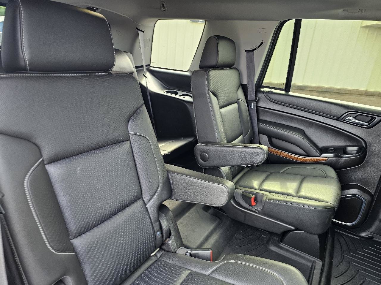Used 2018 Chevrolet Tahoe Premier w/ RST 6.2L Performance Edition AWD/4WD image 28