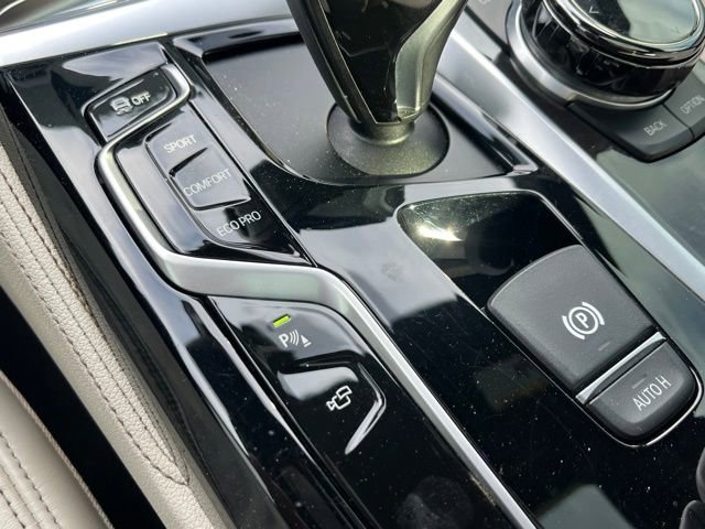 Used 2018 BMW M550i xDrive w/ Driving Assistance Package image 36