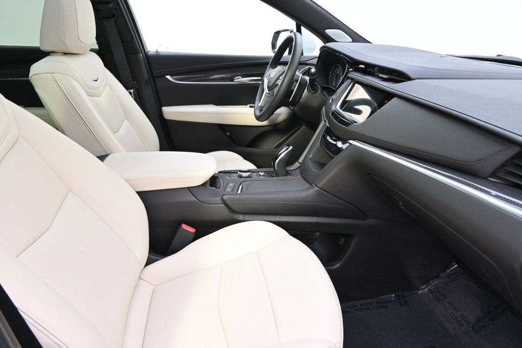 New 2025 Cadillac XT5 Sportv w/ Technology Package image 16