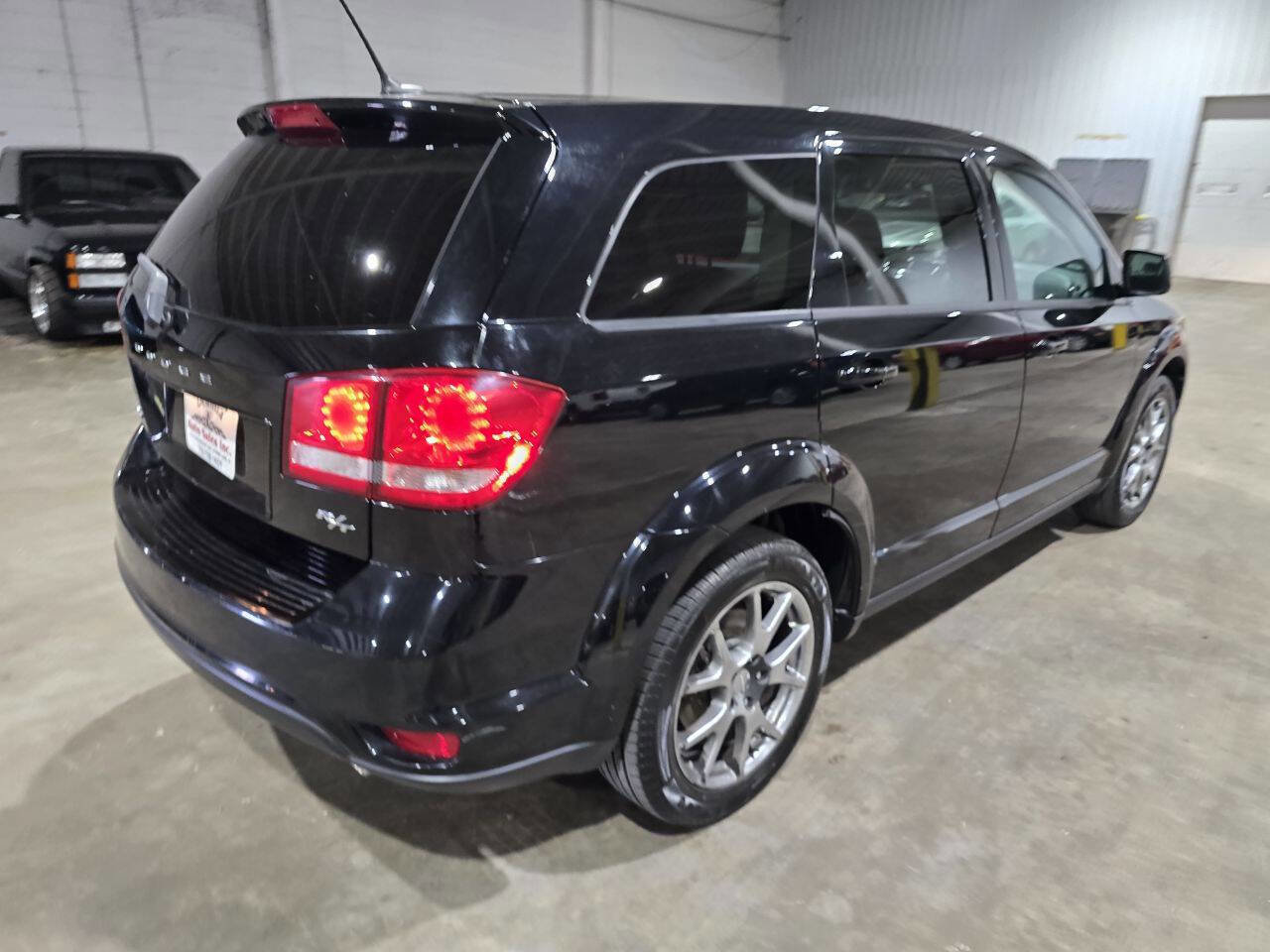 Used 2015 Dodge Journey R/T w/ Flexible Seating Group image 10