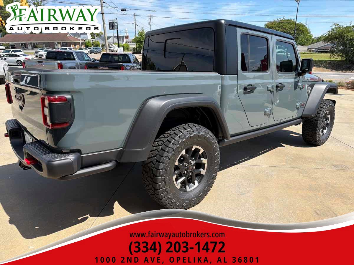 Used 2025 Jeep Gladiator Rubicon w/ Convenience Group AWD/4WD image 5