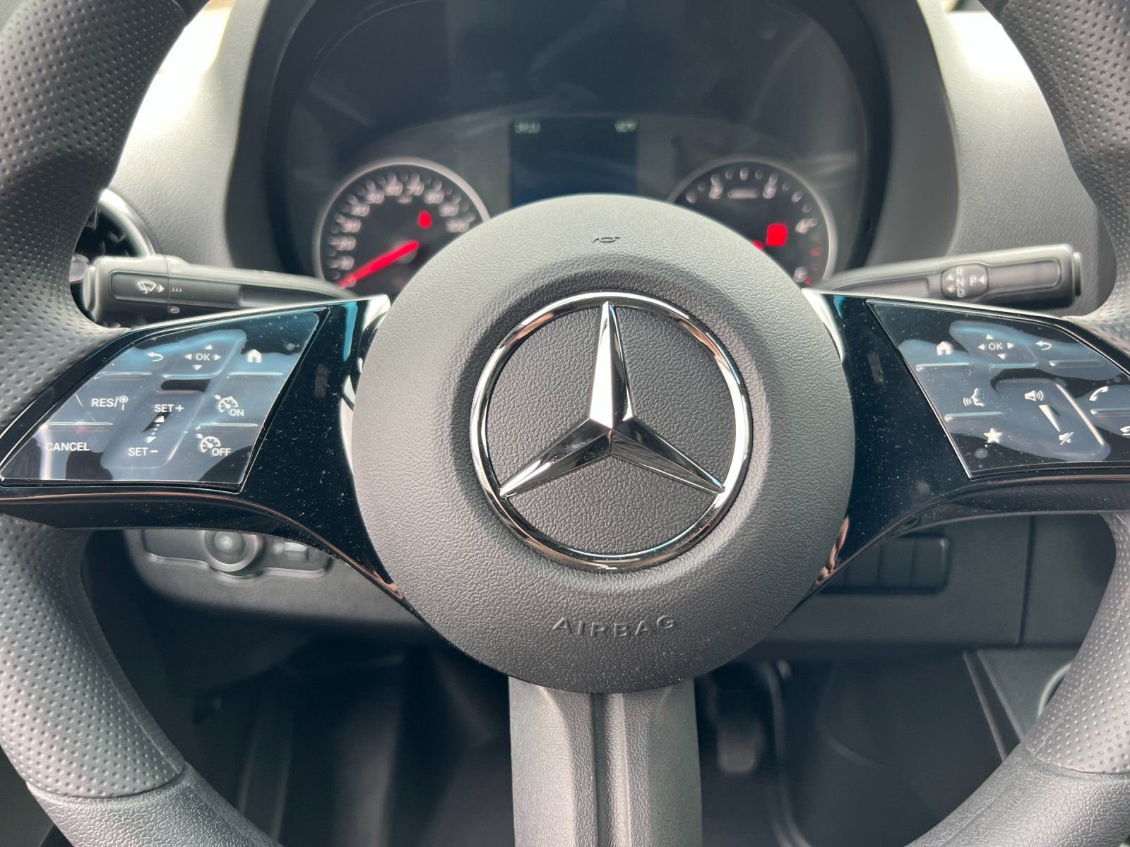 New 2025 Mercedes-Benz Sprinter 2500 image 18