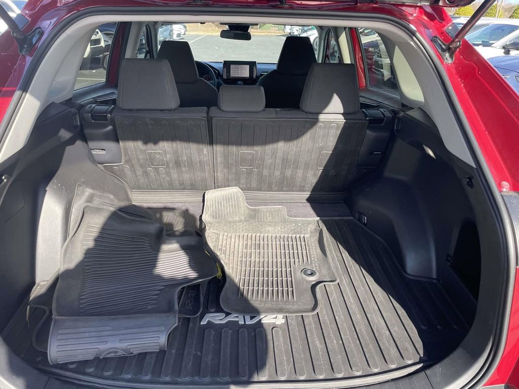 Used 2022 Toyota RAV4 LE image 44