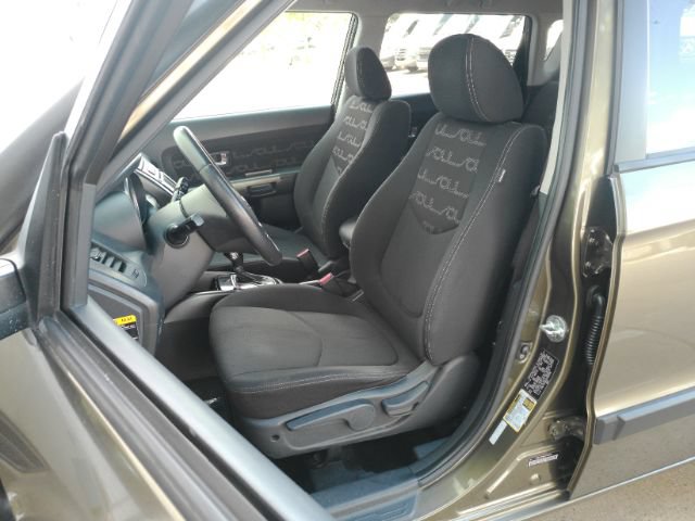 Used 2012 Kia Soul + w/ Audio Pkg FWD image 13