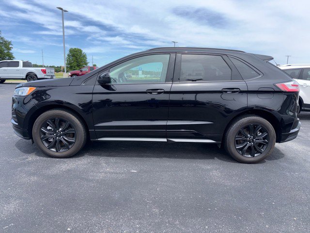 Used 2024 Ford Edge SE w/ Black Appearance Package