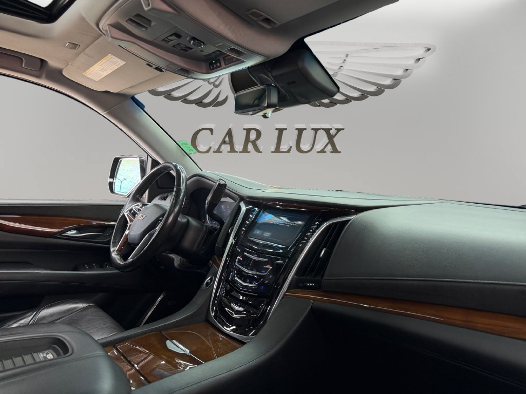 Used 2018 Cadillac Escalade Premium Luxury RWD image 17