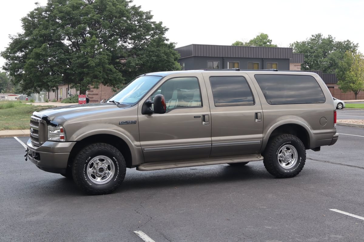 Used 2005 Ford Excursion Limited AWD/4WD image 10