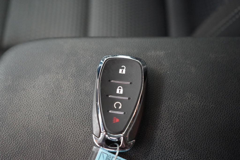 Used 2025 Chevrolet Trax LT FWD image 35