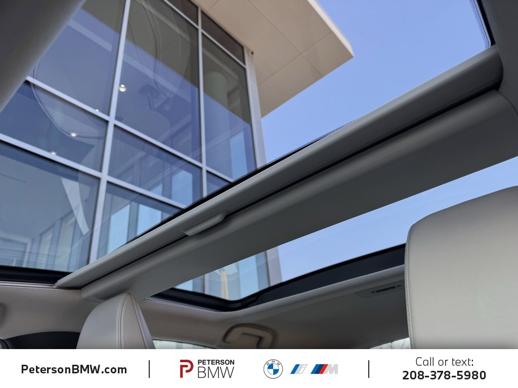 Used 2025 Toyota Prius Limited image 31