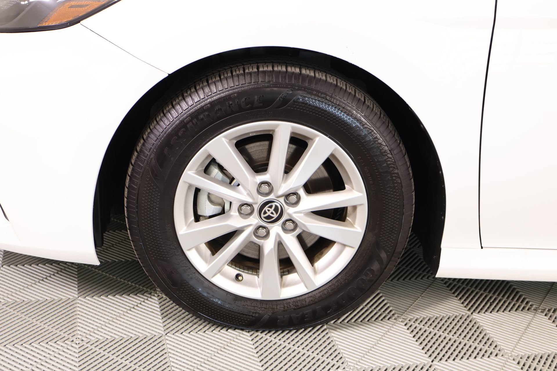 Used 2025 Toyota Camry LE w/ Convenience Package FWD image 16