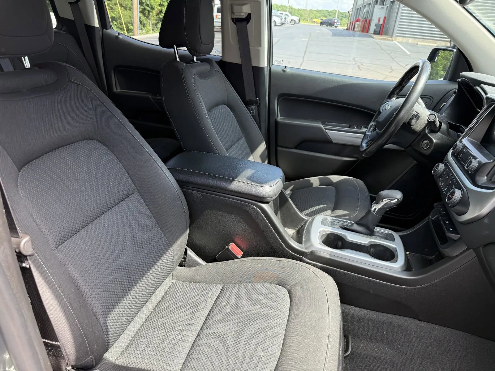 Used 2022 Chevrolet Colorado LT w/ LT Convenience Package RWD image 11