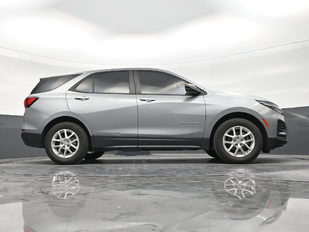 Used 2024 Chevrolet Equinox LS w/ Driver Confidence II Package FWD image 22