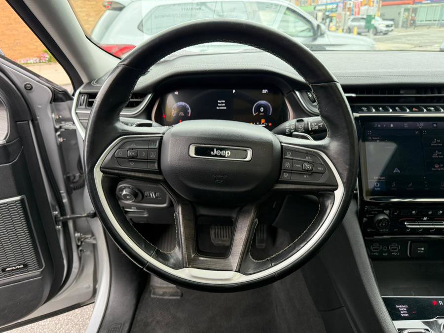 Used 2021 Jeep Grand Cherokee L Limited w/ Luxury Tech Group II image 15
