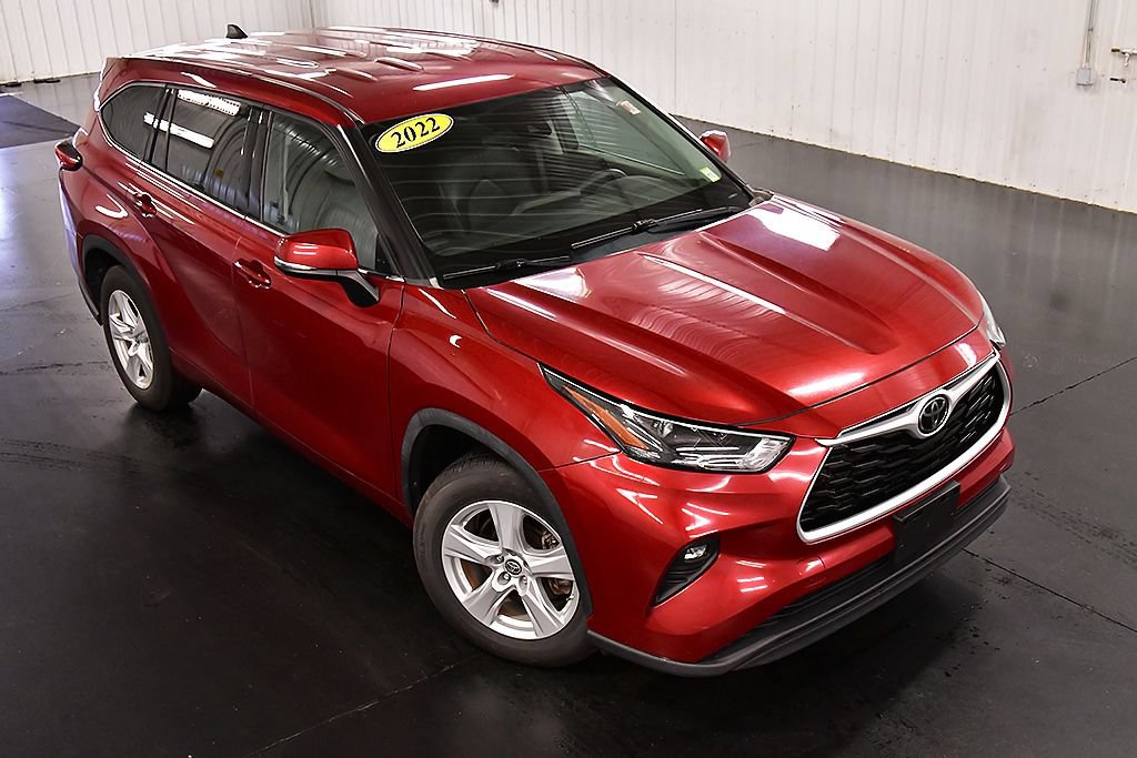 Used 2022 Toyota Highlander LE FWD image 10