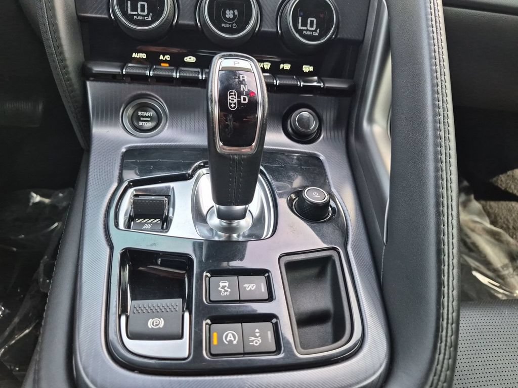 Used 2019 Jaguar F-TYPE R-Dynamic AWD/4WD image 11