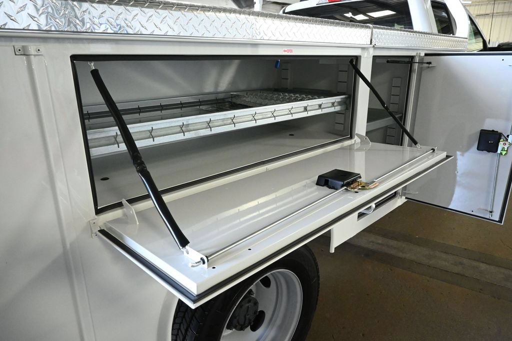 New 2025 Ford F450 XL w/ XL Chrome Package AWD/4WD image 34