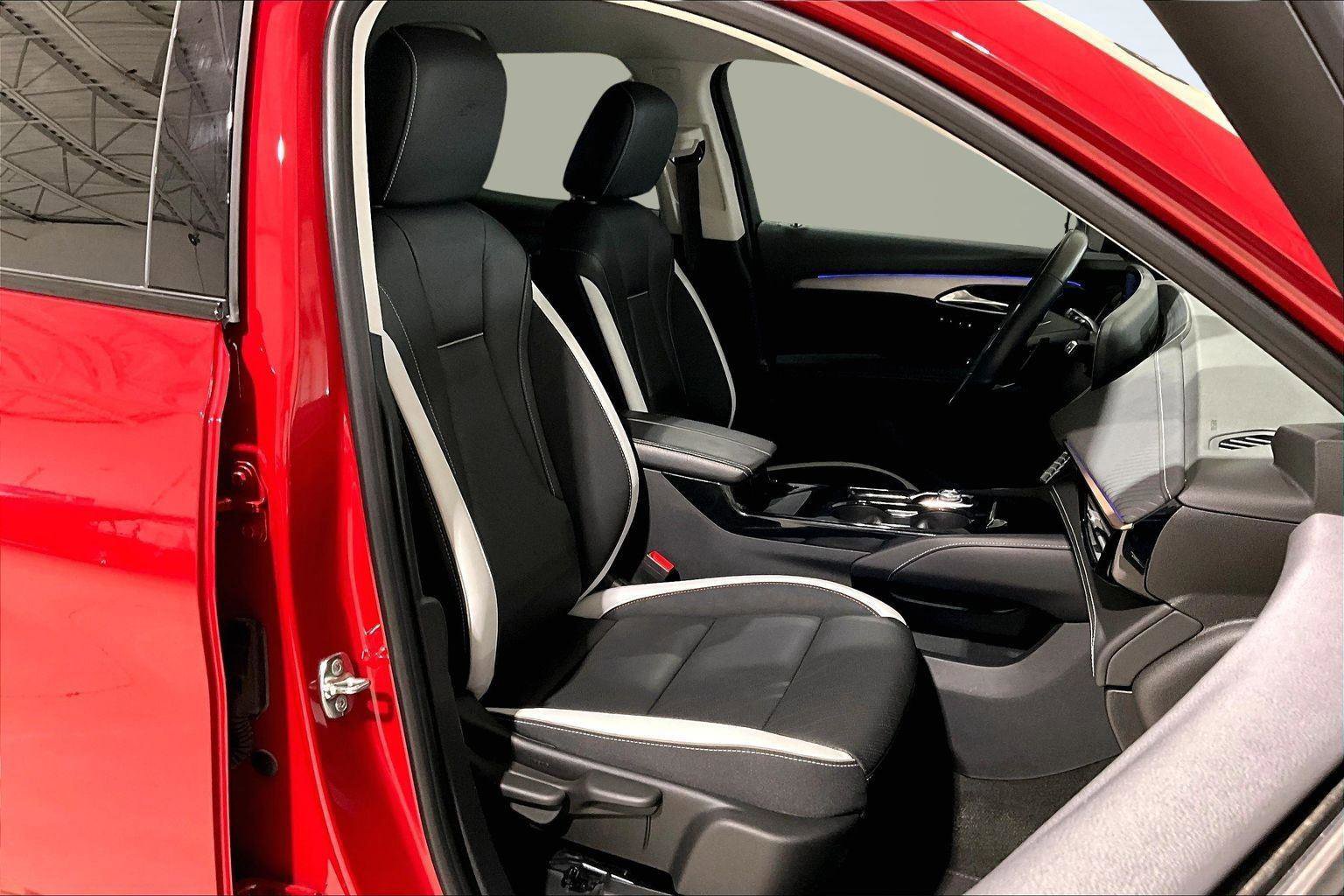 Certified 2025 Buick Envision Sport Touring image 7