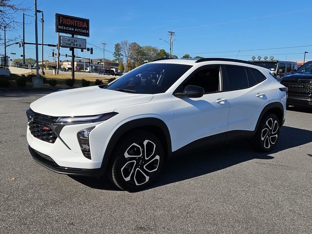 Used 2025 Chevrolet Trax RS w/ Sunroof Package image 4