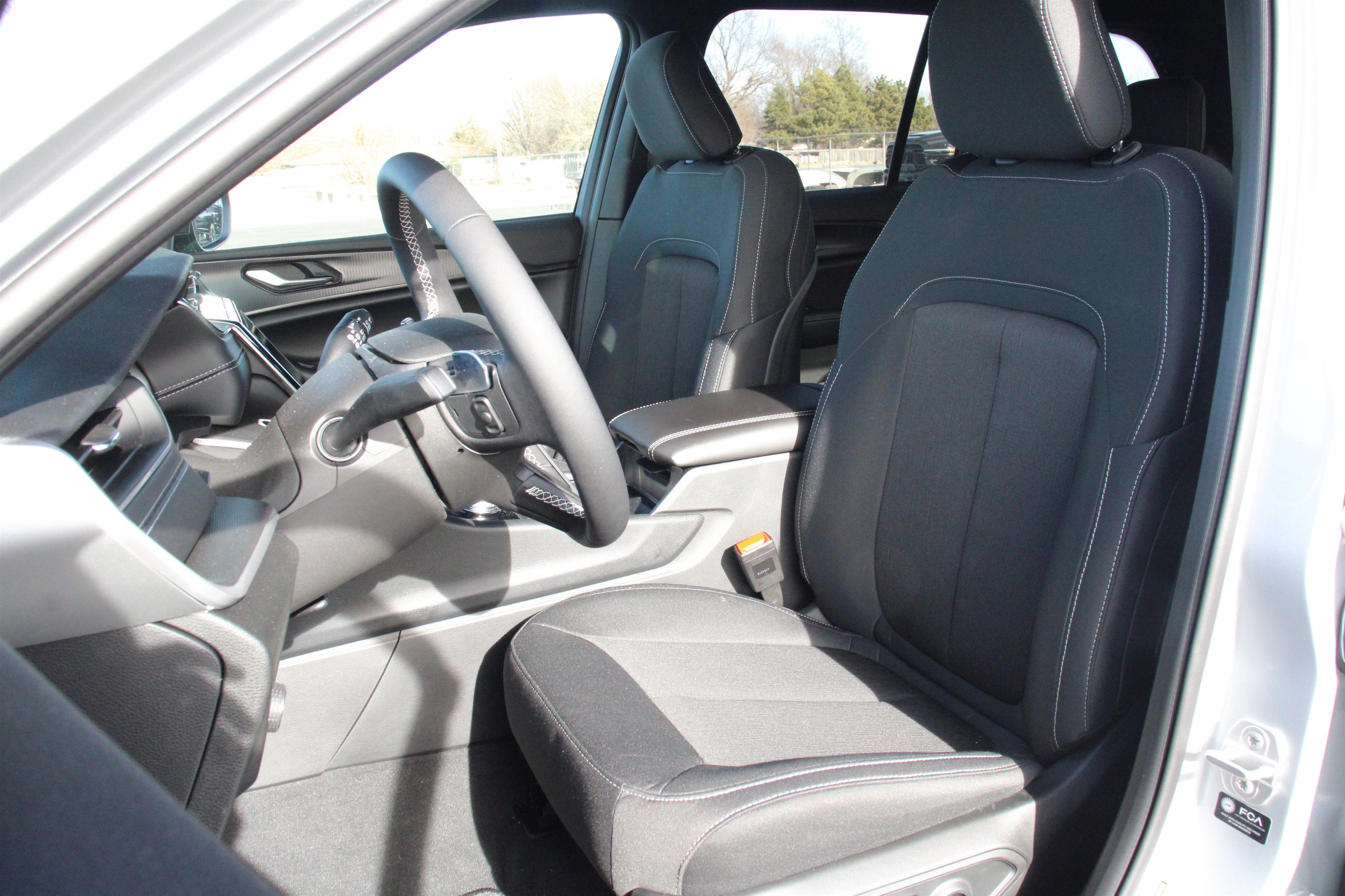 New 2025 Jeep Grand Cherokee Laredo X image 5