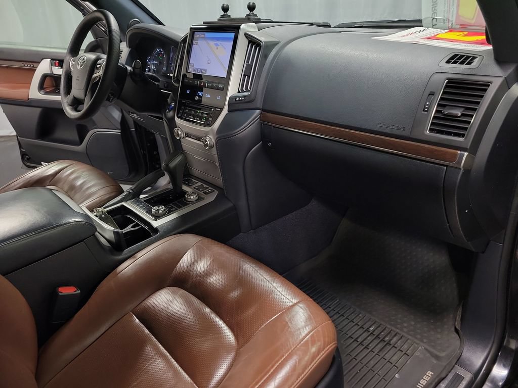 Used 2018 Toyota Land Cruiser AWD/4WD image 25