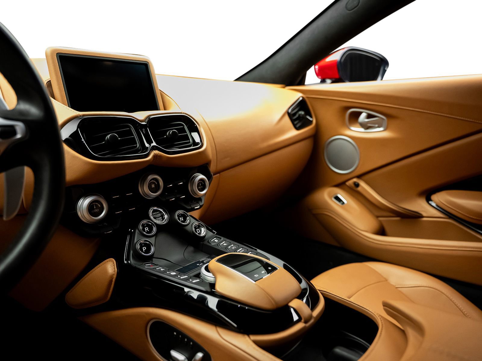Used 2020 Aston Martin V8 Vantage Coupe RWD image 36