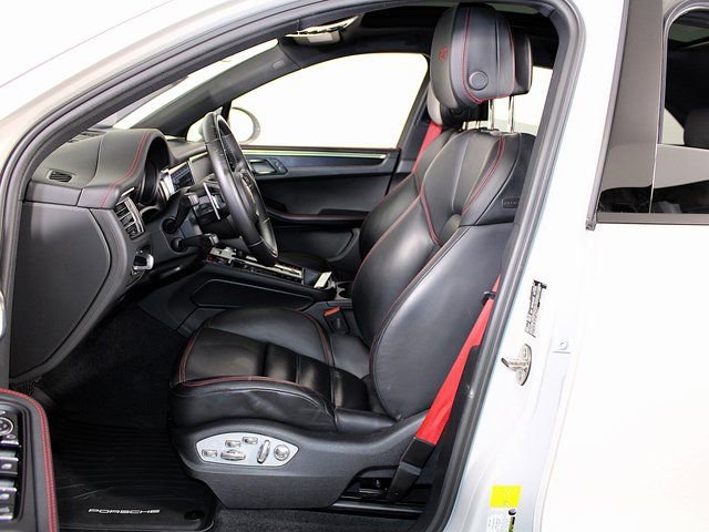 Certified 2022 Porsche Macan GTS image 19