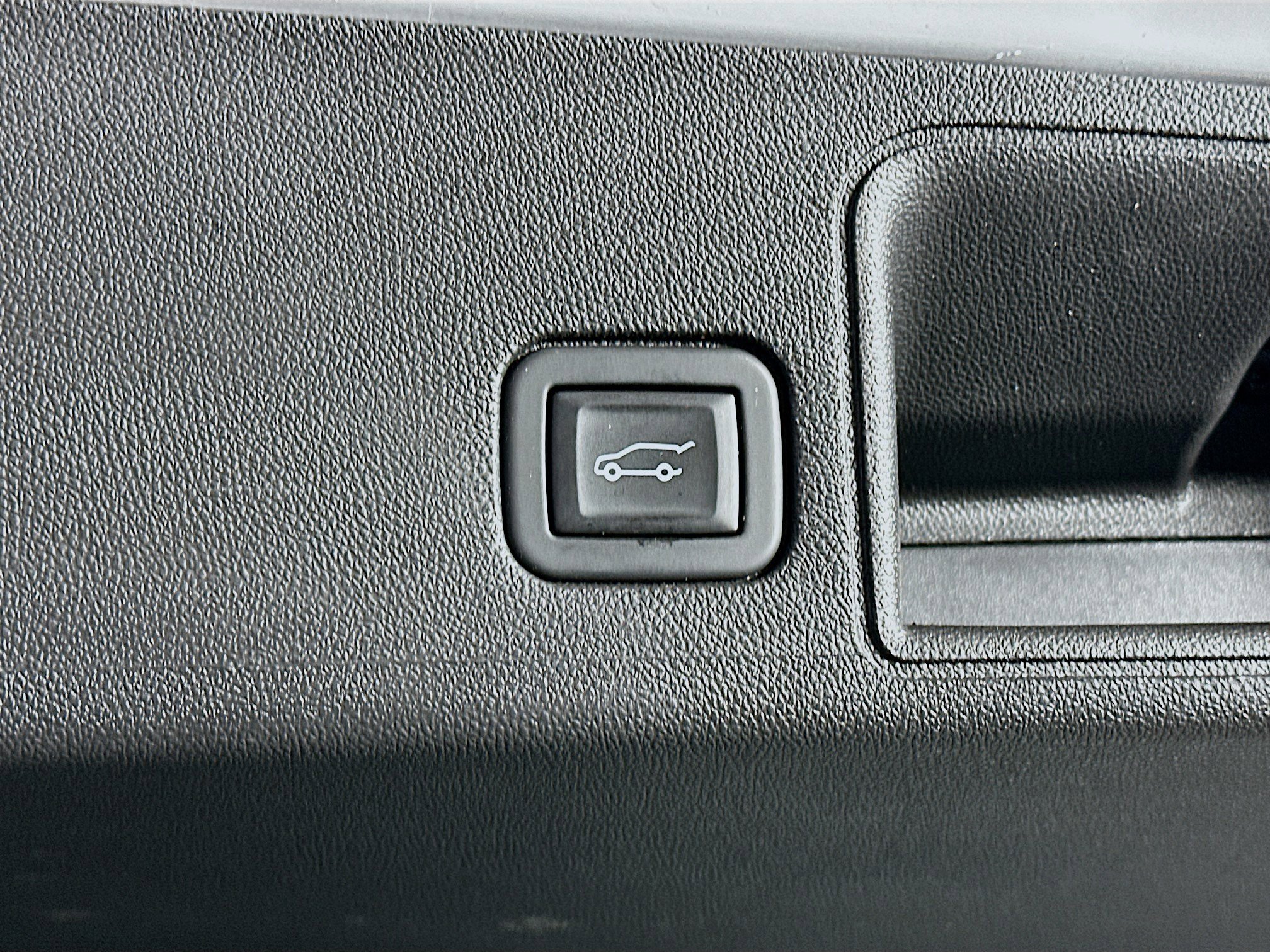 Used 2023 GMC Terrain SLT image 29