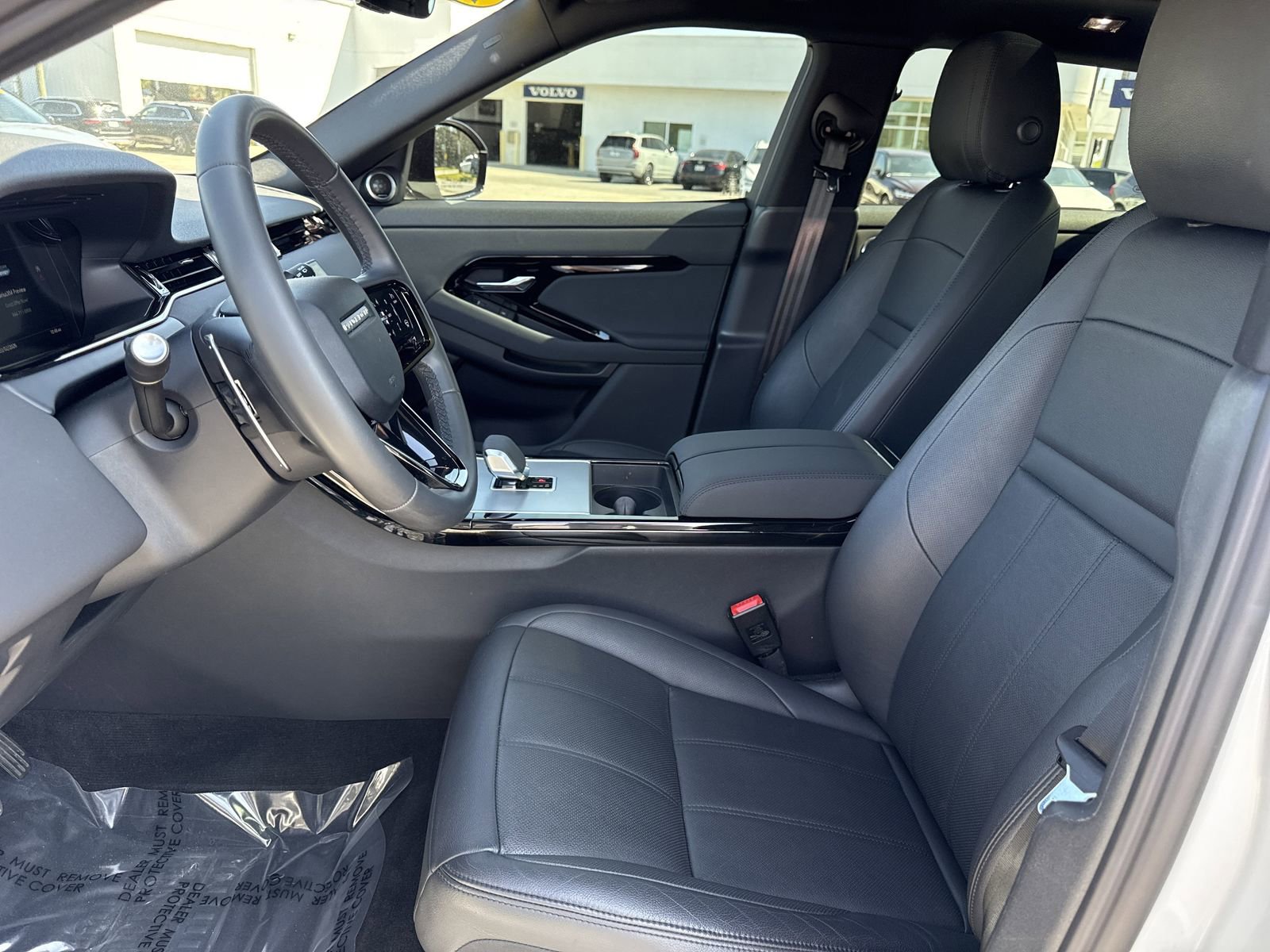 Used 2024 Land Rover Range Rover Evoque S image 9