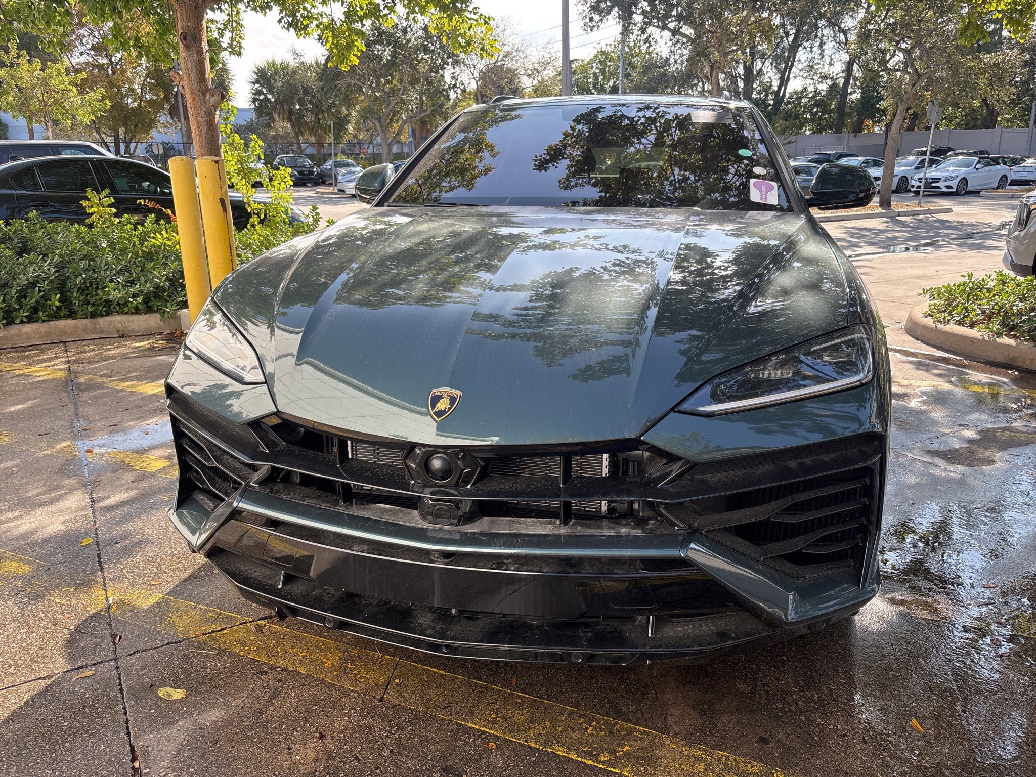 Used 2025 Lamborghini Urus SE image 1